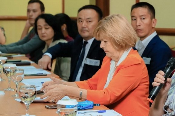 Всесторонний анализ информации о деятельности страны в области изменения климата.